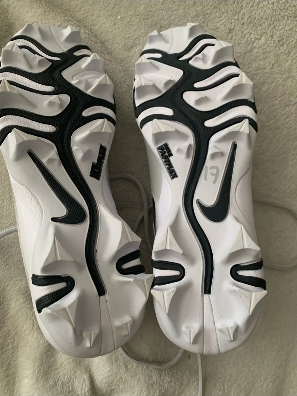 NEW Nike FASTFLEX VAPOR Pro Football Cleats Youth Sz 5Y White & Gray